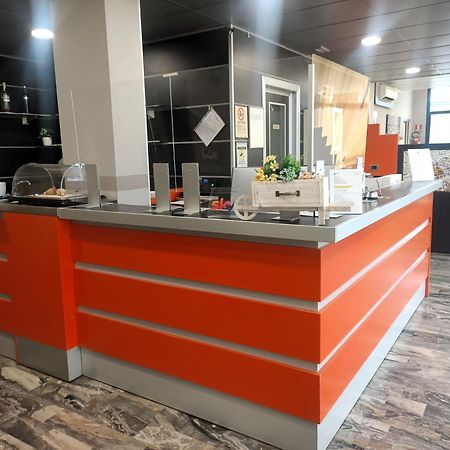 Hotel Meuble' Atlantic Treviglio Buitenkant foto