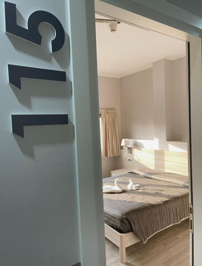 Hotel Meuble' Atlantic Treviglio Buitenkant foto