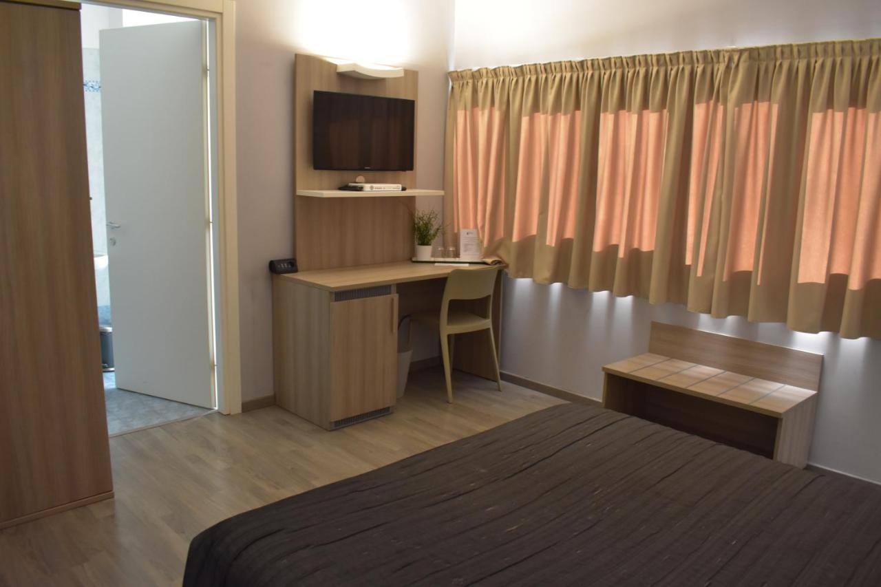 Hotel Meuble' Atlantic Treviglio Buitenkant foto