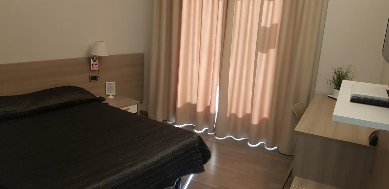 Hotel Meuble' Atlantic Treviglio Buitenkant foto