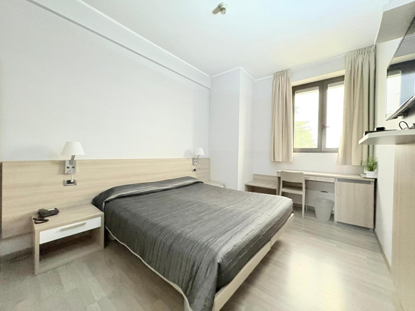 Hotel Meuble' Atlantic Treviglio Buitenkant foto