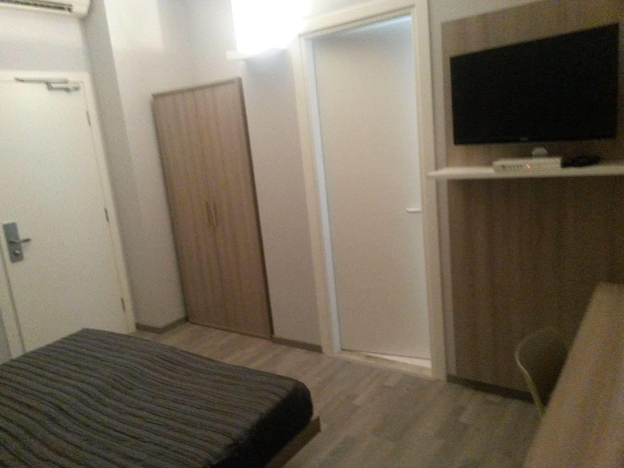 Hotel Meuble' Atlantic Treviglio Buitenkant foto