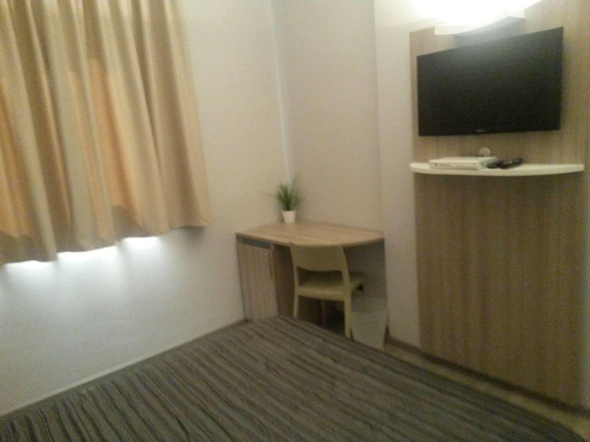 Hotel Meuble' Atlantic Treviglio Buitenkant foto